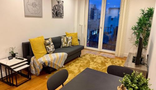 One-Bedroom Apartment with City View