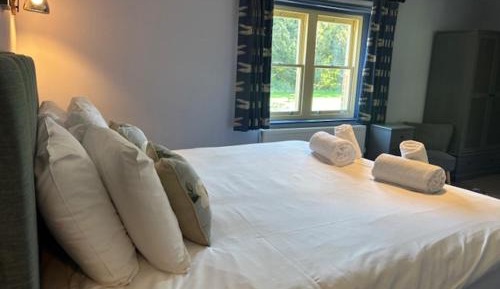 Family Room with Garden View