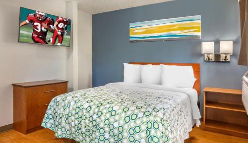 Studio Queen Room Disability Access Non-Smoking 