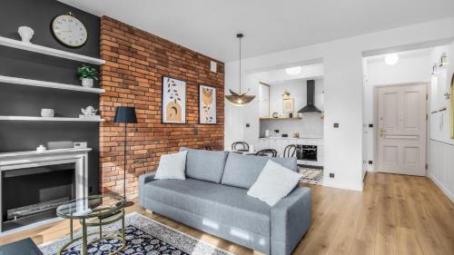 One-Bedroom Apartment with Balcony