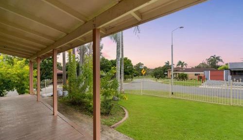 Queen Room with Shared Bathroom