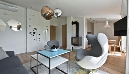 Apartment with Lake View