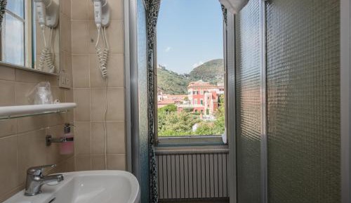 Monaco Room