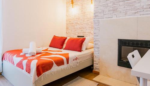 Double Room with Shared Bathroom