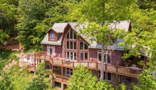 Five-Bedroom Holiday Home