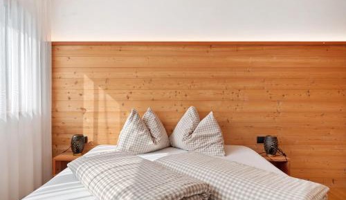 Superior One-Bedroom Apartment with Balcony