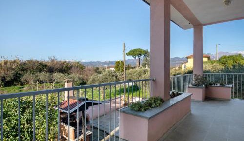 Villa with Garden View