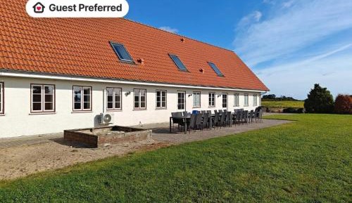 Seven-Bedroom Holiday Home