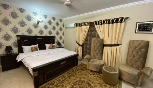 Deluxe Double Room (2 Adults + 1 Child)