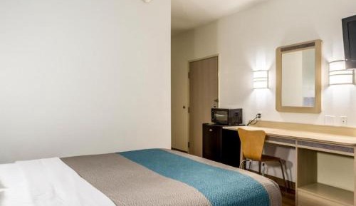 Queen Room - Disability Access - Smoking