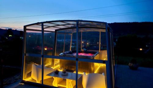 One-Bedroom Deluxe Apartment