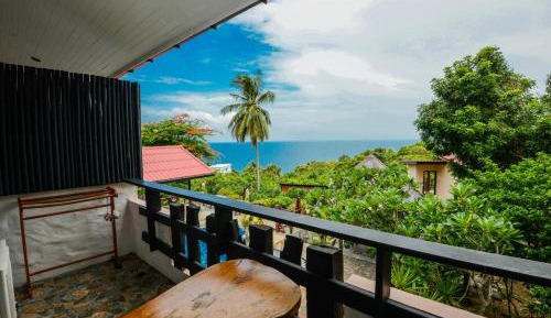 Deluxe Double Room with Balcony and Sea View