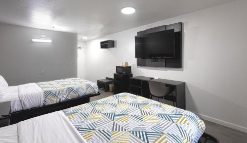 Deluxe Quadruple Room - Non-Smoking