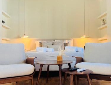 Deluxe King Suite