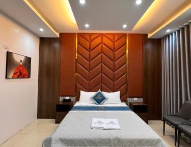 Standard King Room