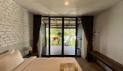 Queen Room with Balcony