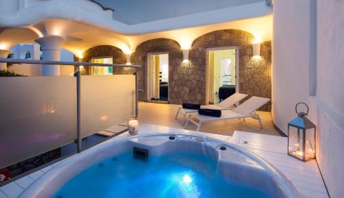 Luxury Two-Bedroom Apartment with Garden View