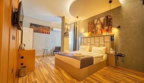 Deluxe Double or Twin Room