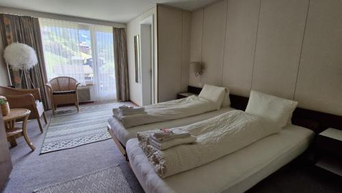 Double Room with Private Bathroom and Balcony