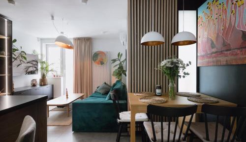 One-Bedroom Apartment with Balcony