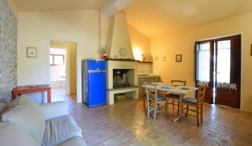 One-Bedroom Holiday Home
