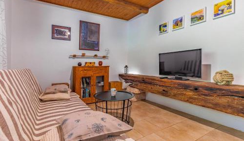 One-Bedroom Holiday Home