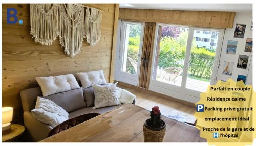 One-Bedroom Apartment with View