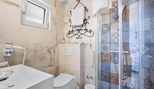 Deluxe Double Room with Side Sea View