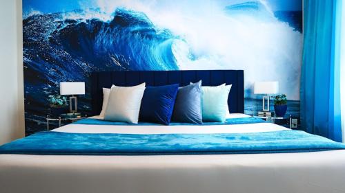 One-Bedroom Apartment with Balcony