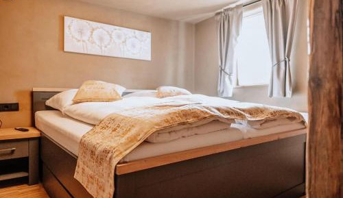 One-Bedroom Apartment with Shower