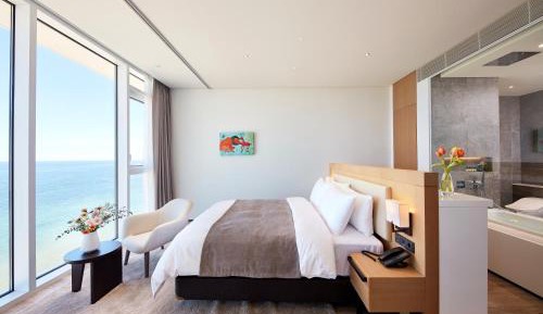 Deluxe (Ocean/Double)