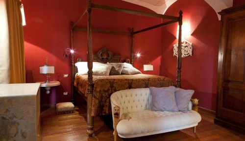 Queen Suite with Spa Bath