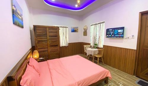 Deluxe Room (2 Adults + 1 Child)