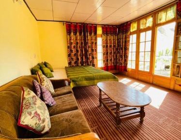 Deluxe Double Room with Extra Bed