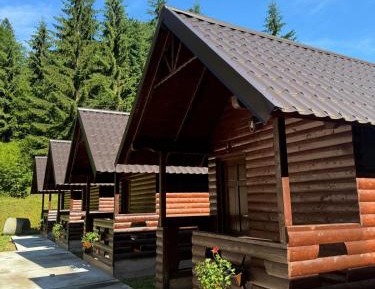 Deluxe Room (2 Adults + 1 Child)