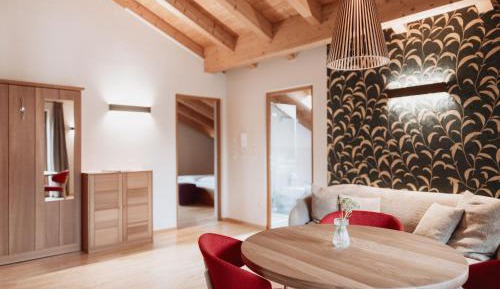 Two-Bedroom Deluxe Apartment with Balcony