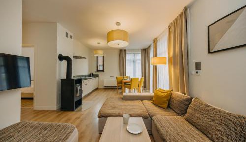 Deluxe One-Bedroom Apartment (2 Adults)