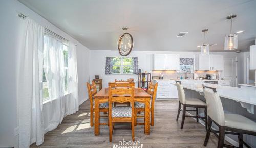 Three-Bedroom Holiday Home 