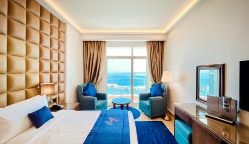Deluxe Double Room with Balcony and Sea View