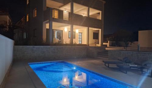 Two-Bedroom Apartment with Terrace and Sea View
