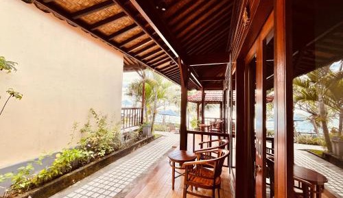 Double or Twin Room with Partial Sea View