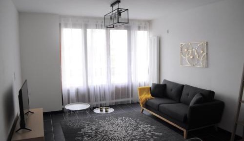 One-Bedroom Apartment with Balcony