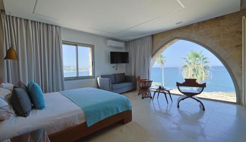 Deluxe Double Room with Side Sea View