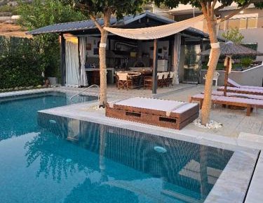 Two-Bedroom Deluxe Apartment with Balcony