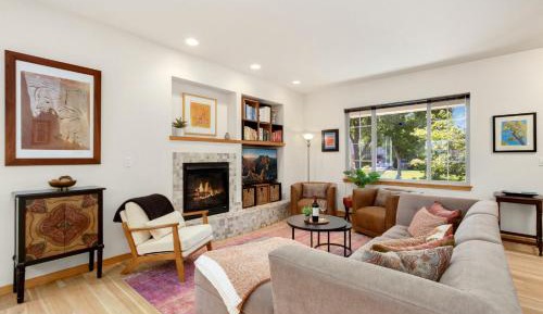 Three-Bedroom Holiday Home 