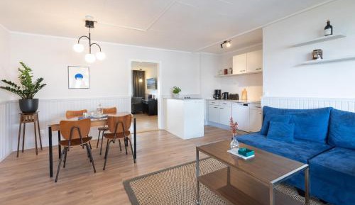 Apartment with Lake View