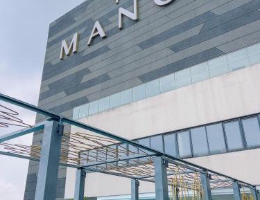 Two-Bedroom Deluxe Apartment with Balcony