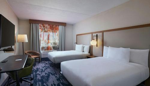 Standard Queen Room with Two Queen Beds and Adapted Tub - Mobility and Hearing Accessible
