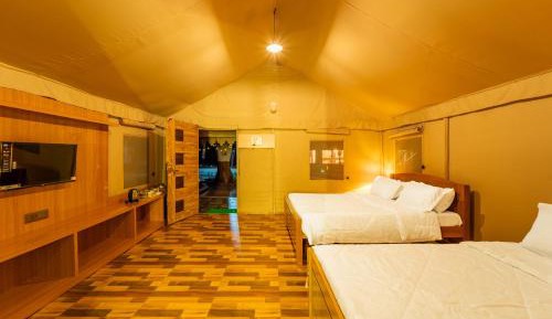 Room #1473870302