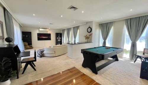 Four-Bedroom Holiday Home